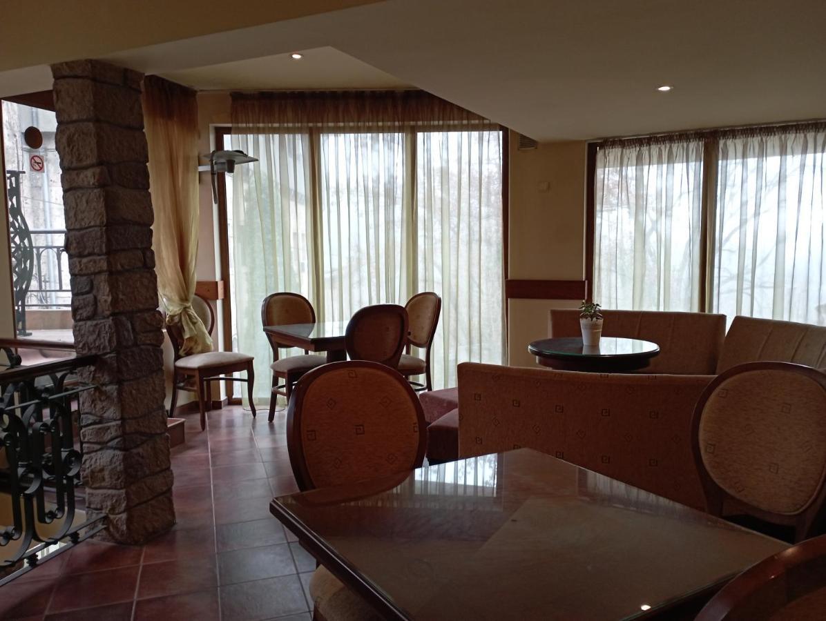 Hotel Bolyari Veliko Turnovo Bagian luar foto