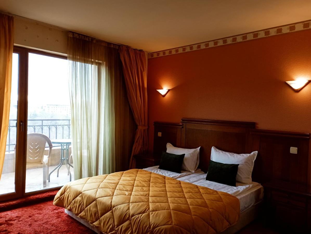 Hotel Bolyari Veliko Turnovo Bagian luar foto
