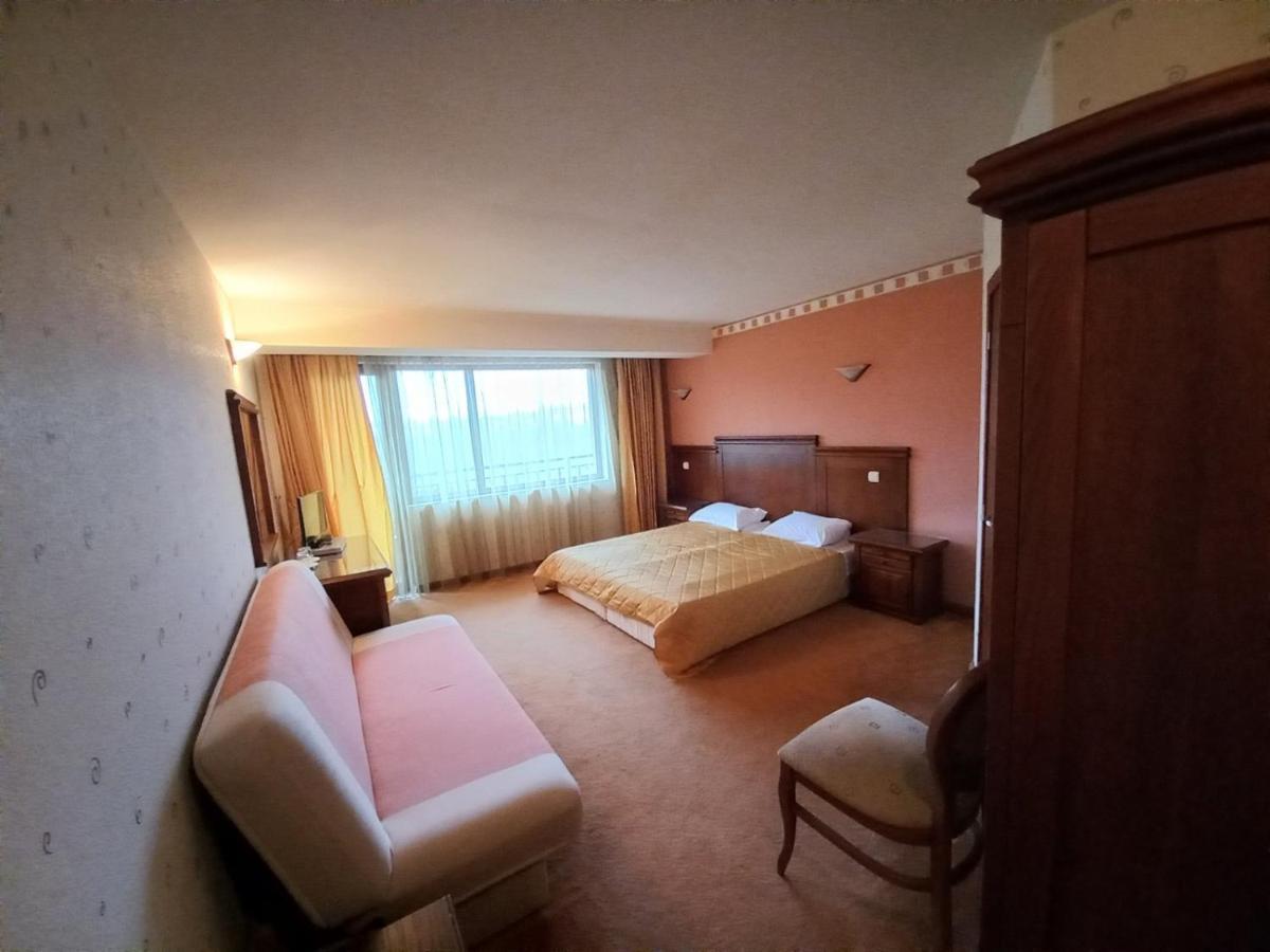 Hotel Bolyari Veliko Turnovo Bagian luar foto