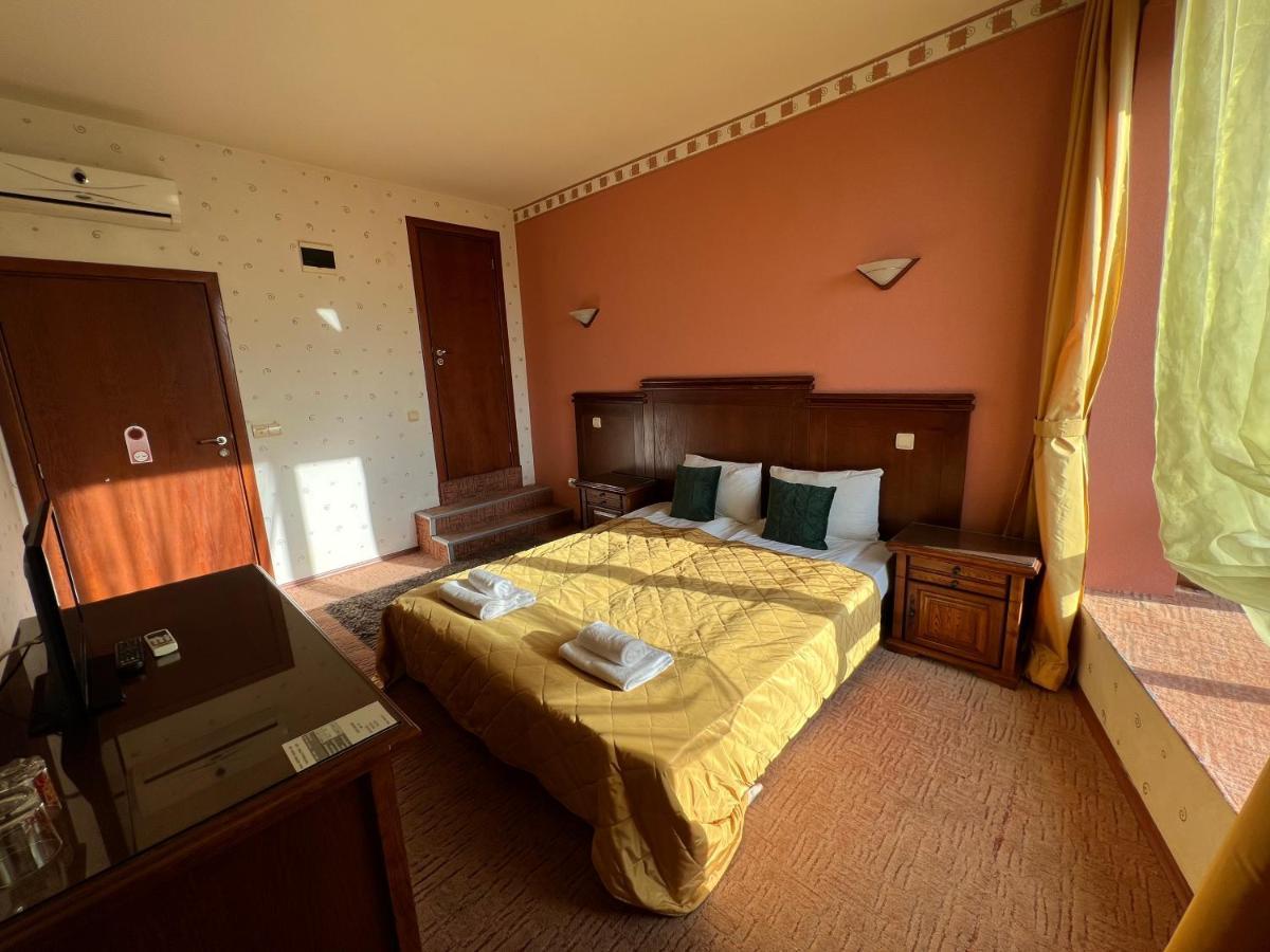 Hotel Bolyari Veliko Turnovo Bagian luar foto