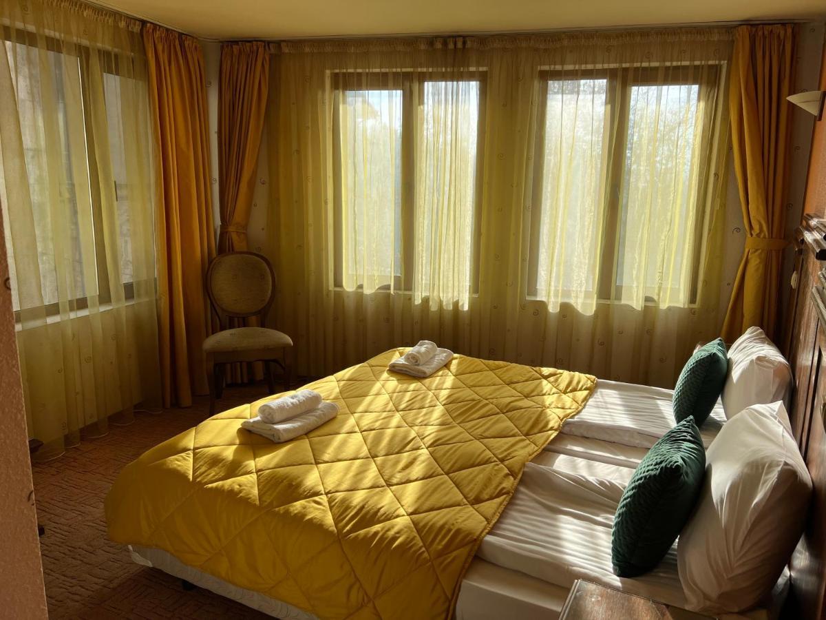 Hotel Bolyari Veliko Turnovo Bagian luar foto
