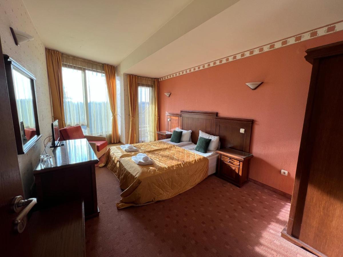Hotel Bolyari Veliko Turnovo Bagian luar foto