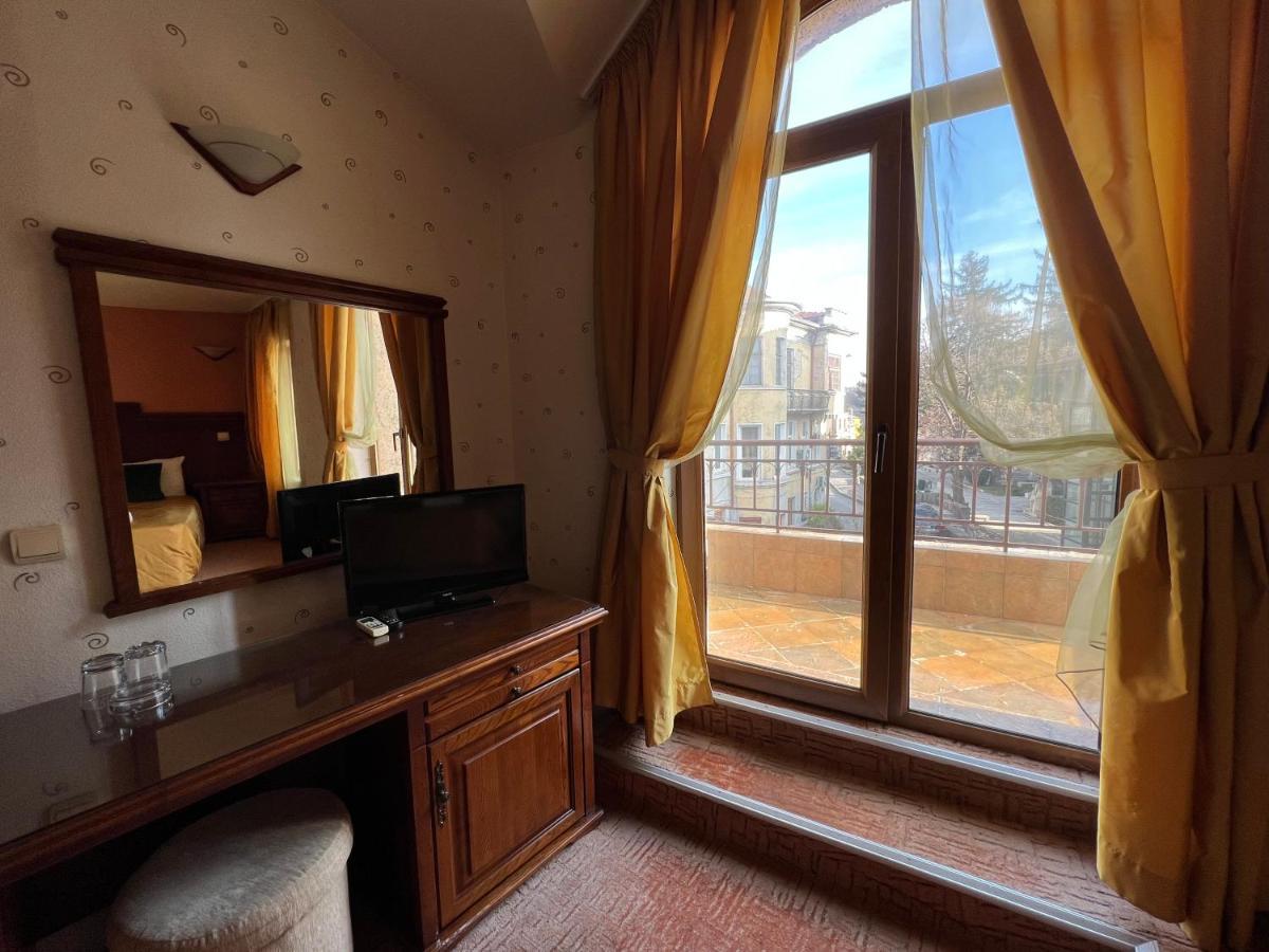 Hotel Bolyari Veliko Turnovo Bagian luar foto