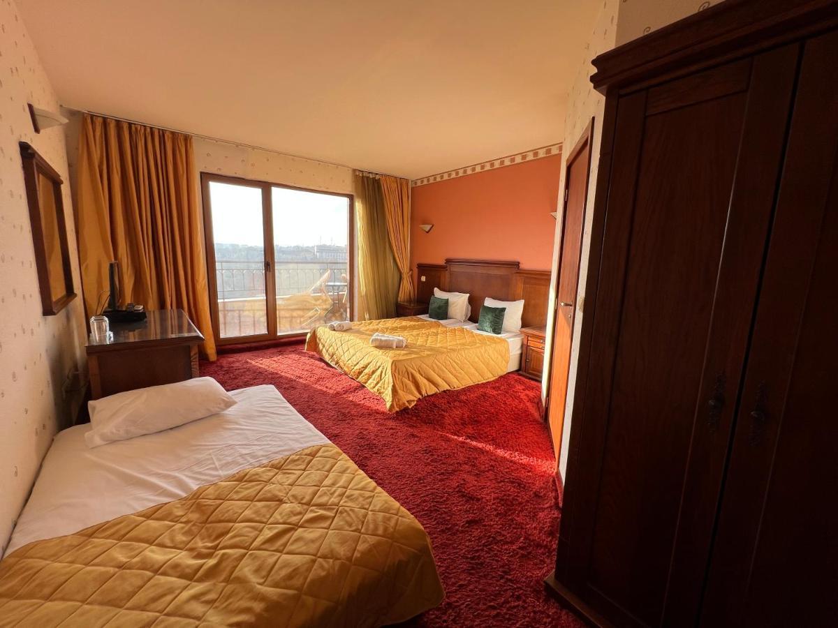Hotel Bolyari Veliko Turnovo Bagian luar foto