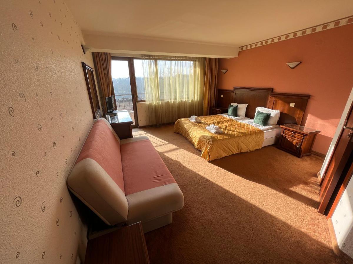 Hotel Bolyari Veliko Turnovo Bagian luar foto