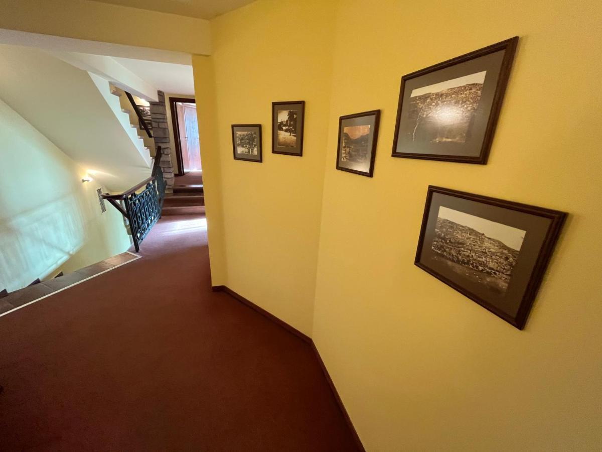 Hotel Bolyari Veliko Turnovo Bagian luar foto
